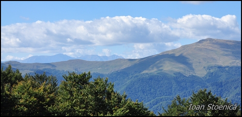 bucegii vazuti de pe clabucetul maneciului