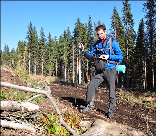 ioan pe munte cu busola