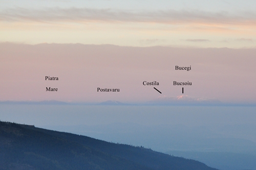 bucegii, postavaru, piatra mare - vazuti din muntii harghitei