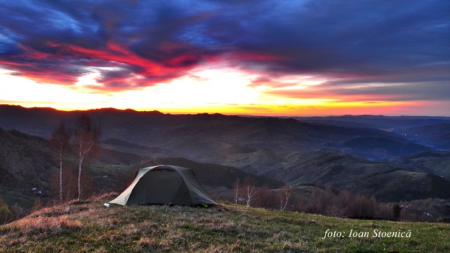 rasarit la locul de cort - muntii ivanet