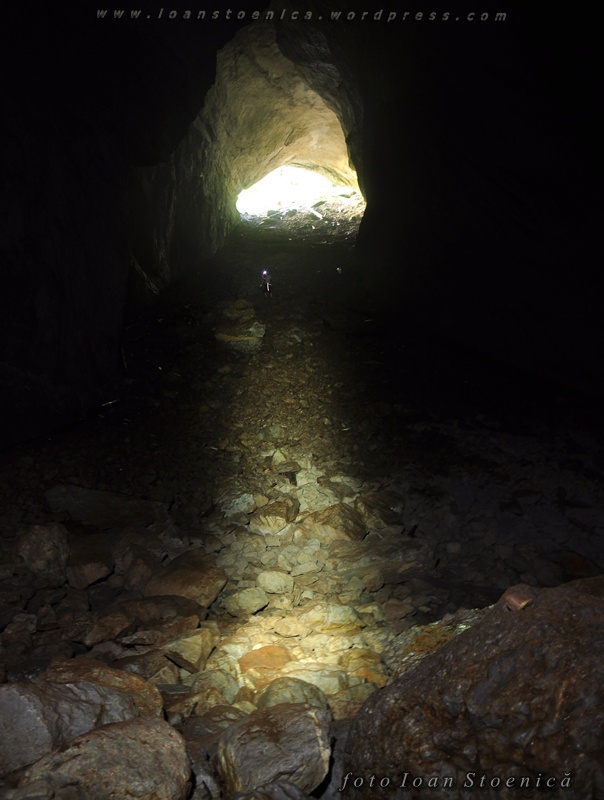 the way out - lumina spre iesire