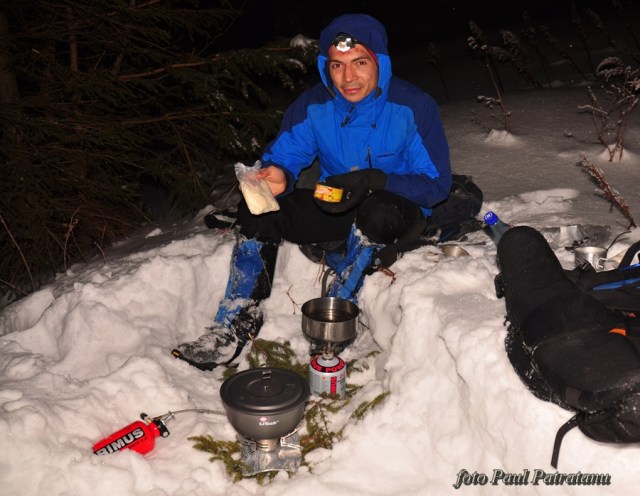 pregatind cina la primus, in zapada