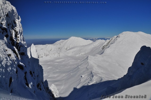 spre varful Mare - coltii pelegii