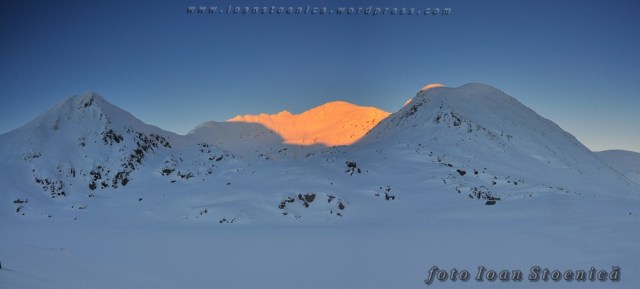 apus de soare iarna pe munte - peleaga