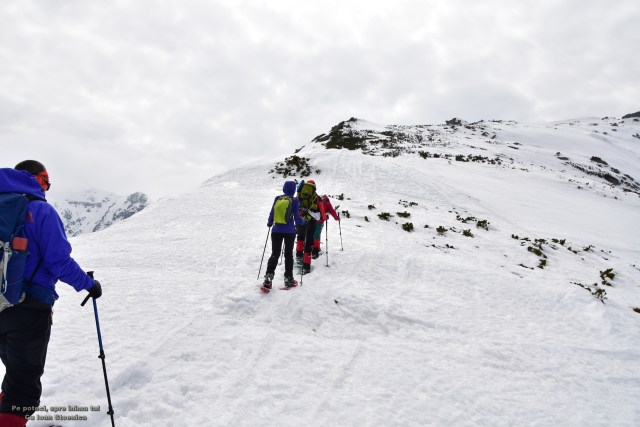 urcare spre varful Gauri